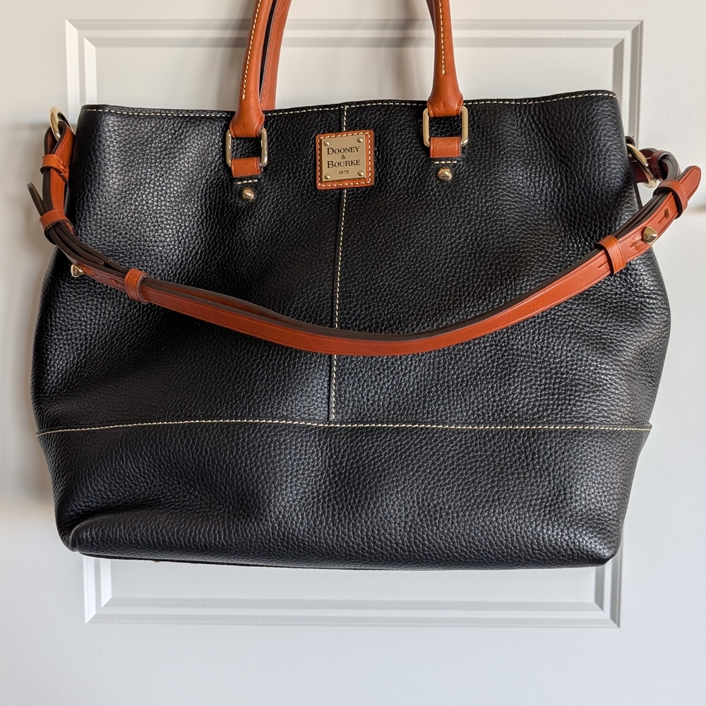 Like New Dooney & Bourke Chelsea Shopper - Black Pebbled Leather